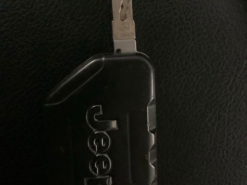 Used 2021 Jeep Wrangler Sport AWD/4WD image 30