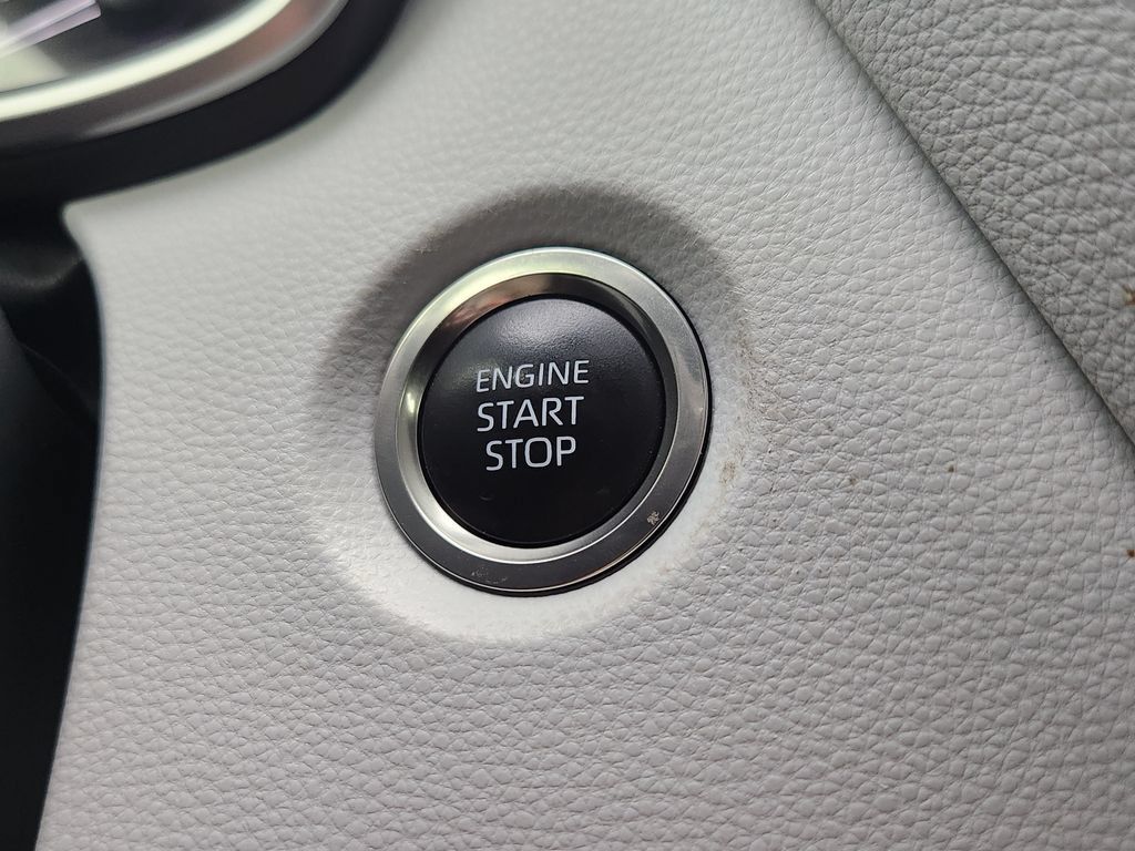 Used 2025 Toyota Corolla SE FWD image 20