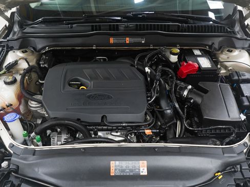 Used 2017 Ford Fusion SE w/ Fusion SE Technology Package image 29