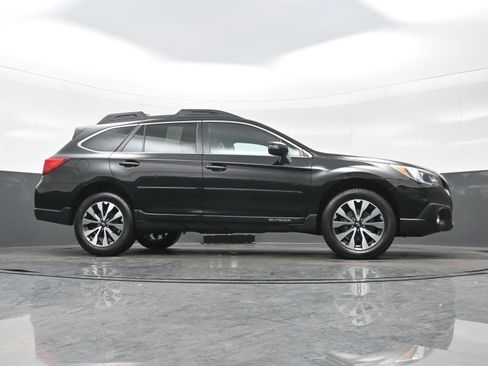 Used 2017 Subaru Outback 2.5i Limited image 31