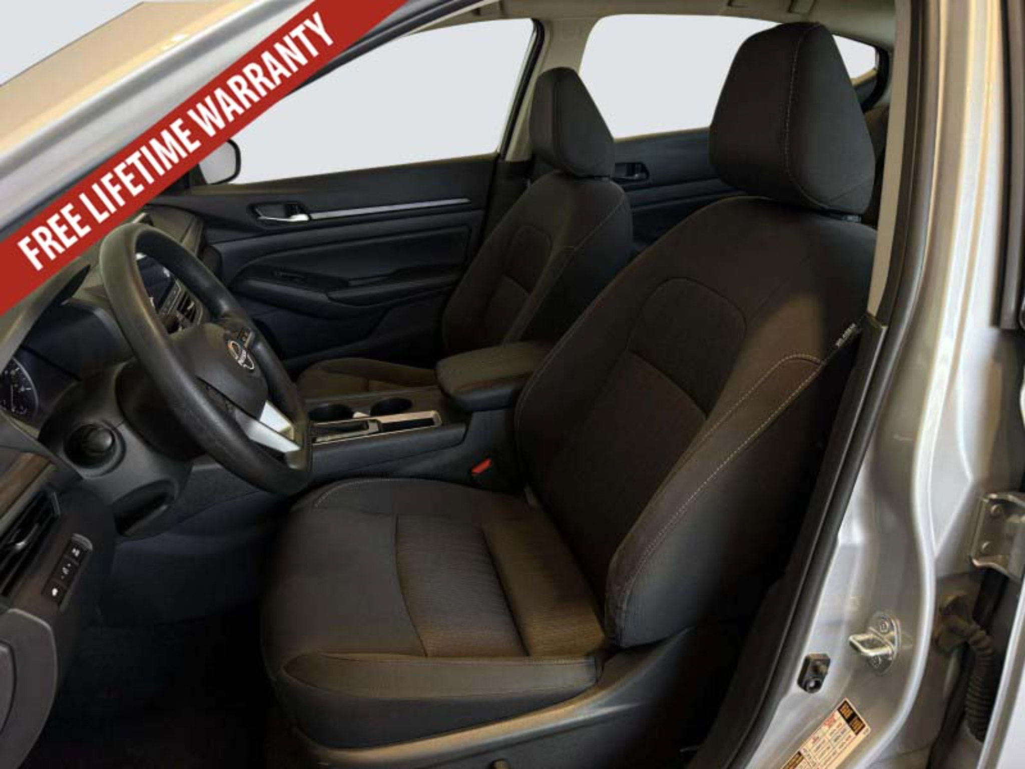 Used 2025 Nissan Altima 2.5 SV FWD image 28