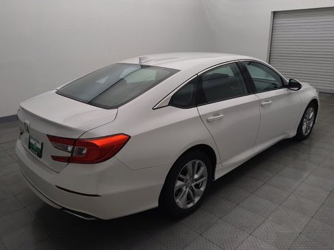 Used 2018 Honda Accord LX image 9