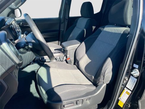 Used 2023 Toyota Tacoma TRD Sport image 19