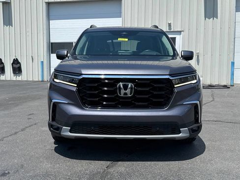 Used 2025 Honda Pilot Elite image 2