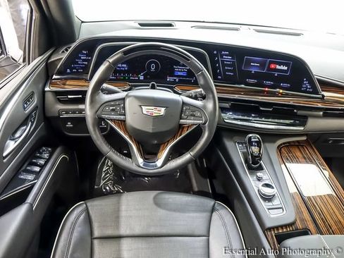 Certified 2024 Cadillac Escalade Premium Luxury AWD/4WD image 14