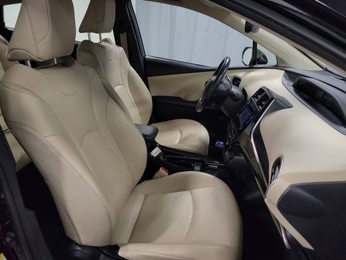 Used 2019 Toyota Prius XLE image 24