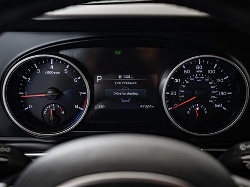 Used 2023 Kia Carnival LX image 26