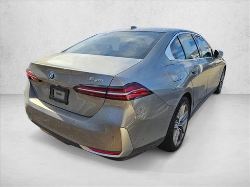 Certified 2024 BMW 530i 530i w/ Premium Package image 7