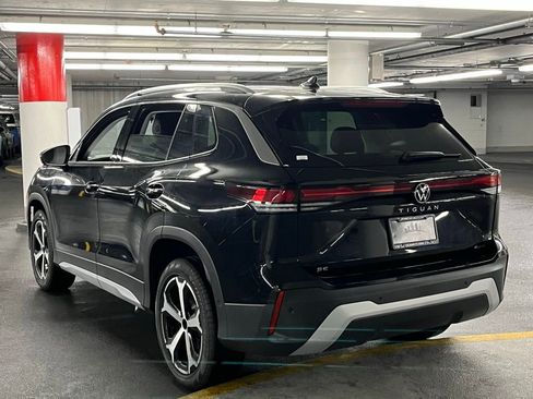 New 2025 Volkswagen Tiguan SE image 5