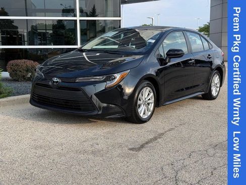 Used 2025 Toyota Corolla LE w/ LE Premium Package FWD image 7
