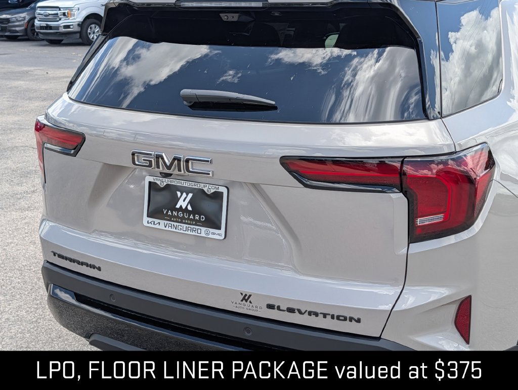 New 2027 GMC Terrain Elevation w/ Elevation Premium Package FWD image 8
