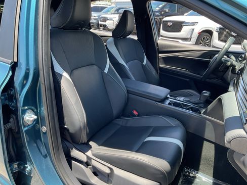 Used 2025 Toyota Camry SE w/ Convenience Package FWD image 21