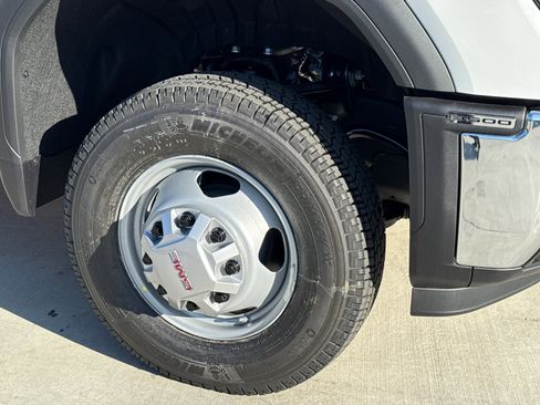 New 2026 GMC Sierra 3500 Pro w/ Fleet Convenience Package RWD image 6