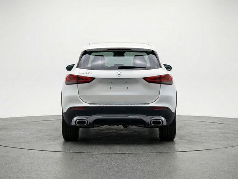 Used 2025 Mercedes-Benz GLA 250 image 7