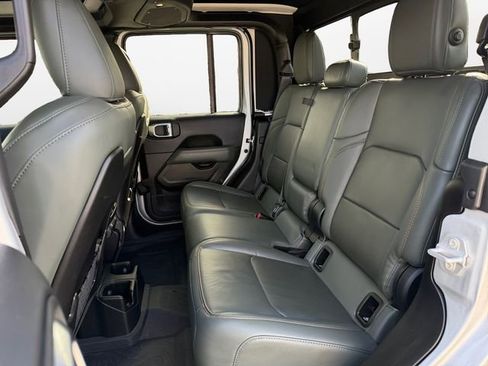 Used 2024 Jeep Gladiator Mojave image 13