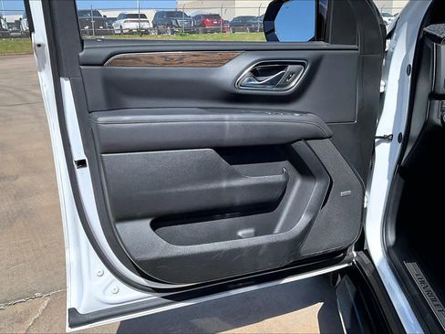 Used 2023 Chevrolet Tahoe Premier w/ Advanced Technology Package AWD/4WD image 26