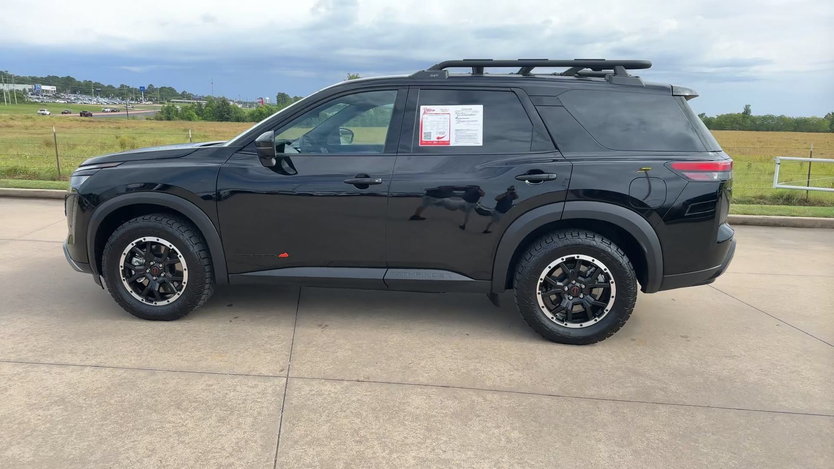 Used 2026 Nissan Pathfinder Rock Creek AWD/4WD image 6