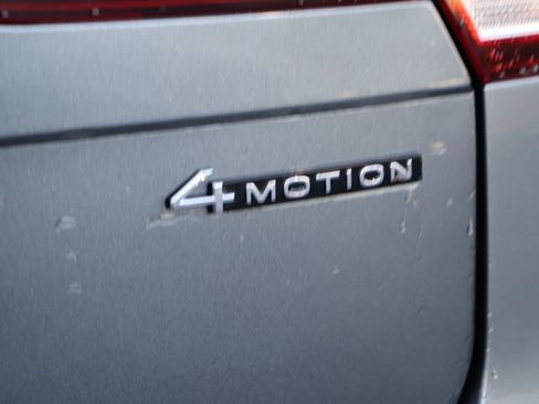 Used 2024 Volkswagen Tiguan SE image 10