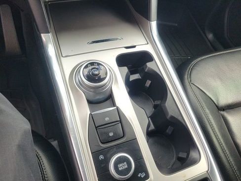 Used 2020 Ford Explorer XLT w/ Equipment Group 202A AWD/4WD image 26