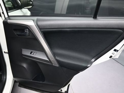 Used 2017 Toyota RAV4 LE FWD image 19