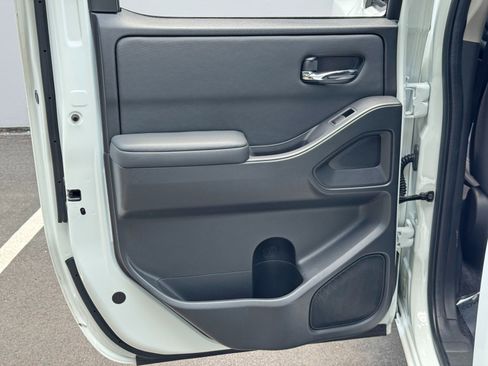 Used 2022 Nissan Frontier SV RWD image 36
