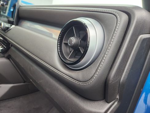 Used 2023 Chevrolet Colorado LT w/ LT Convenience Package II AWD/4WD image 13