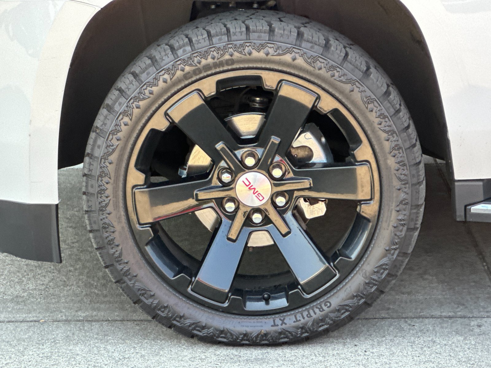 Used 2018 GMC Yukon SLT w/ Premium Edition AWD/4WD image 25
