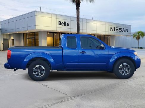 Used 2014 Nissan Frontier Desert Runner RWD image 7