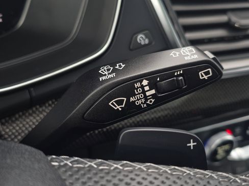 Used 2023 Audi SQ5 Prestige w/ Prestige Package image 41