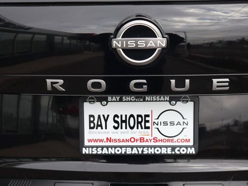 Certified 2025 Nissan Rogue SV AWD/4WD image 34