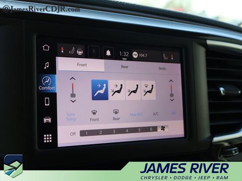 Used 2024 Chrysler Voyager LX FWD image 32