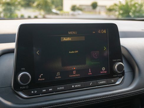 Used 2024 Nissan Rogue SV FWD image 22