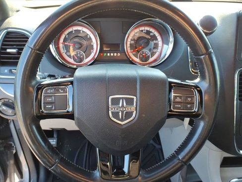 Used 2019 Dodge Grand Caravan SXT FWD image 28