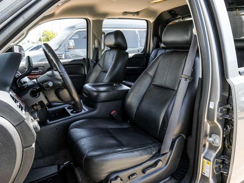 Used 2012 Chevrolet Avalanche LT w/ All-Star Edition image 25