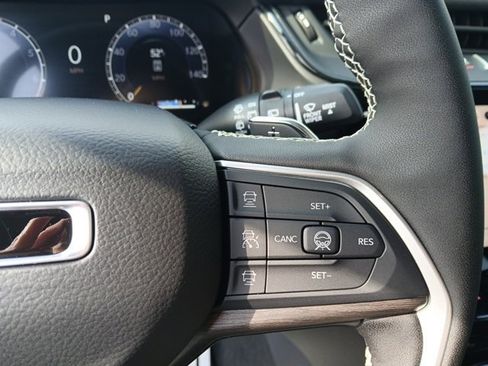 New 2026 Jeep Grand Cherokee Altitude image 33