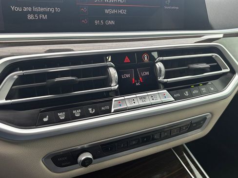 Used 2021 BMW X5 xDrive40i w/ Premium Package image 31