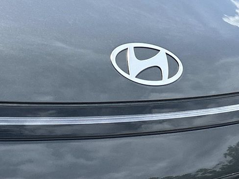 New 2026 Hyundai Kona Limited FWD image 11