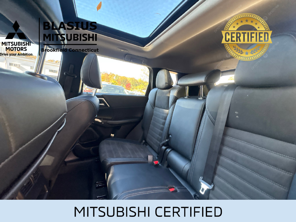 Used 2023 Mitsubishi Outlander 4WD Plug-In Hybrid image 25