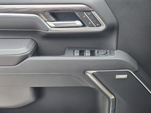 New 2025 Chevrolet Silverado 2500 LTZ w/ LTZ Convenience Package AWD/4WD image 18
