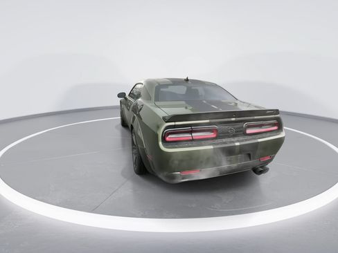 Used 2018 Dodge Challenger SRT Hellcat RWD image 15