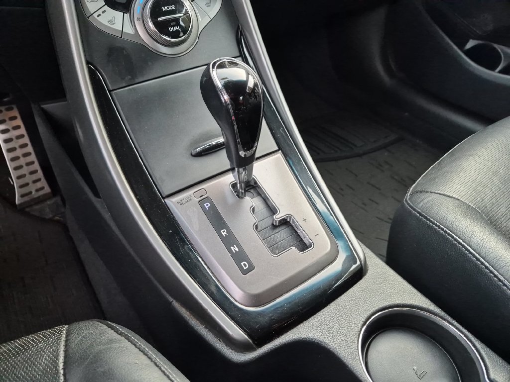 Used 2013 Hyundai Elantra SE w/ Technology Pkg FWD image 28