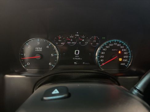 Used 2017 Chevrolet Suburban Premier image 29