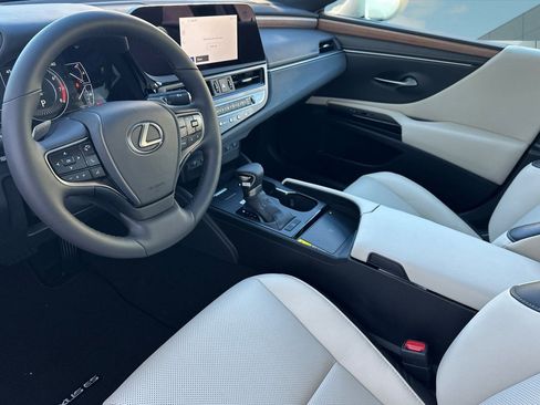 New 2025 Lexus ES 350 w/ Premium Package image 4