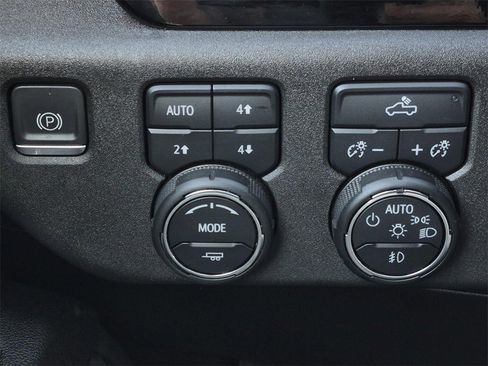 Used 2023 Chevrolet Silverado 1500 RST w/ Texas Edition Plus image 27