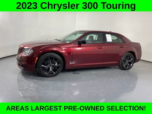 Used 2023 Chrysler 300 Touring w/ Sport Appearance Package image 3