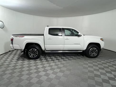 Certified 2021 Toyota Tacoma TRD Sport w/ Technology Package AWD/4WD image 8