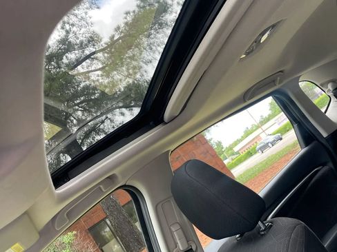 Used 2017 Honda Fit EX image 19