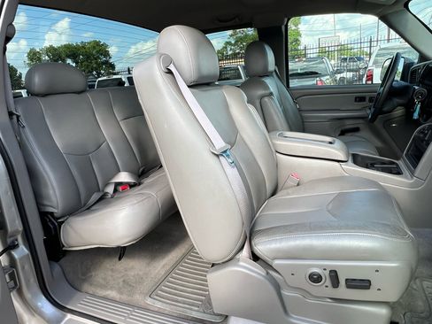 Used 2004 GMC Sierra 2500 SLT w/ Skid Plate Package image 70