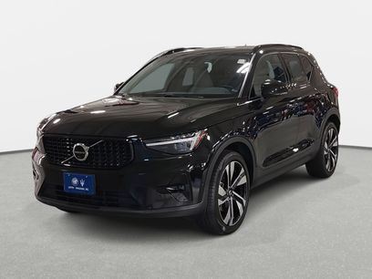 Used 2023 Volvo XC40 B5 Ultimate w/ Protection Package Premier