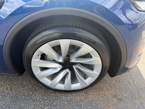 Used 2026 Tesla Model Y Long Range image 35